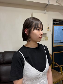 レジーロ (Regilo) 切りっぱなしぱっつんbob