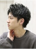 スパイラルパーマアップバング刈り上げショートウェーブバーバー