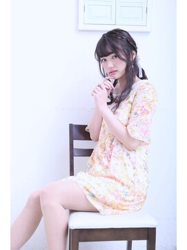 フロール(florun) 簡単アレンジシリーズ大きめリボンのサイド編み込みハーフアップ