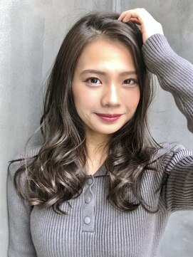 ローリー(Rowlly) *アッシュベージュ & フェミニンスタイル* 1