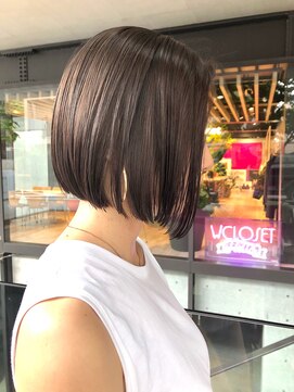 トルネード(TORNADO) 外国人風　切りっぱなしボブ　アッシュブラウンカラー☆MIYUKI