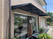 スィルフナンバーゼロ(sylph no.0)の雰囲気（JR中山寺駅から徒歩9分。黒の屋根にsylphno.0が目印）