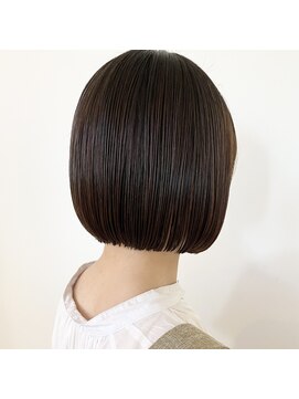 エン(en.) 切りっぱなしボブ