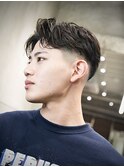 センターパート×スキンフェード