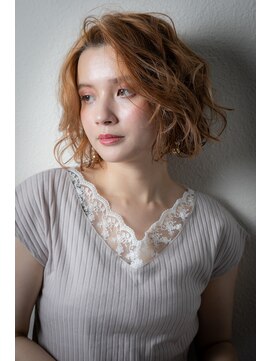 カバーヘア ブリス 上尾西口店(COVER HAIR bliss) 外国人風艶感ハイトーンカラーかきあげボブパーマv上尾20代30代