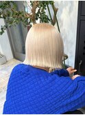 ホワイトブロンドホワイトカラーハイトーントリプルカラーボブ
