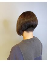 ブロッサム 東久留米店(Blossom)&nbsp;20代30代大人可愛いアッシュベージュくびれボブ耳掛け透明感