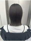 切りっぱなしボブ/外ハネ/オリーブグレージュ/似合わせカット