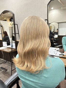 ルクスバイアフィナー(Luxo by Afinar) ブロンドヘア