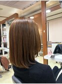 肩下の内巻きボブ