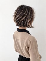ウル(ulu)&nbsp;ショートボブ　白髪ボカシハイライト　名東区　透明感カラー