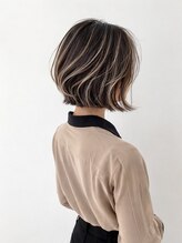 ウル(ulu)&nbsp;ショートボブ　白髪ボカシハイライト　名東区　透明感カラー