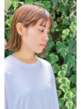 スリーヌーン(THREE noon) 外ハネミディアム×オレンジベージュ