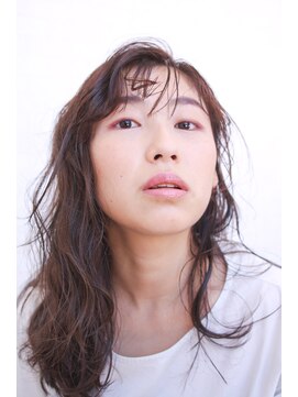 エレッタプロデュースドバイアリュール(Eletta Produced by ALLURE) 顔回りで見せるミディアムロング