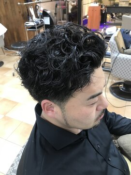 ヘアー デザイナーズ クルー ドルフィン(HAIR DESIGNERS CREW dolphin) メンズパーマSTYLE