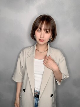 イーラ(era) 《era》大人可愛い丸みショート　グレーベージュ　みわ