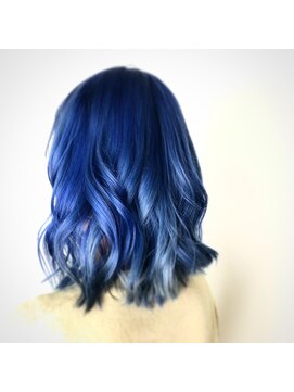 ヘアーメイクアンドネイル ヴォーグ(Hair Make&Nail VOGUE) コバルトブルー×シャドールツ