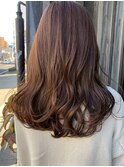 マロンブラウン×ゆる巻きヘア