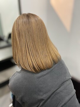 エレクシィ(ELEXY) ナチュラルイエローベージュ　ミディアム