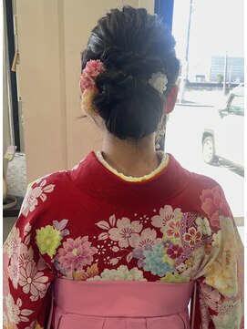 トゥルース 桜木(Truth) ゆるかわお団子ヘア