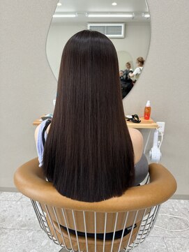 シカ 神戸三宮元町店(Cica) 縮毛矯正 三ノ宮 ストレート 神戸美容室 髪質改善 UPTOGLOSS