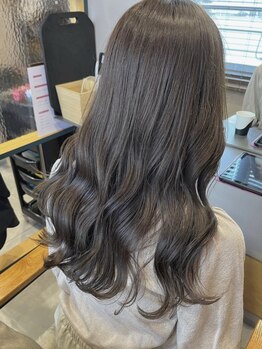 グロウ バイ フェイス(GLOW by face)の写真/【経験豊富なスタッフ多数在籍】魅力を最大限に引き出すカウンセリングとそれを再現する高い技術をご提供◎
