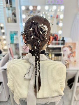 リムネ(RIMUNE) 韓国風ヘア／三つ編みアレンジ／タイト／お呼ばれヘア