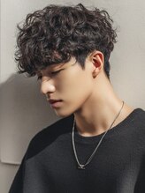 【再現性の追求】明日からプロ級のセット。バームやグリース選びまで、自宅での再現を徹底サポート