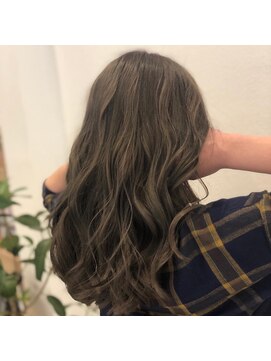 サロン ド マゼンタ(Salon de Magenta) オリーブベージュ