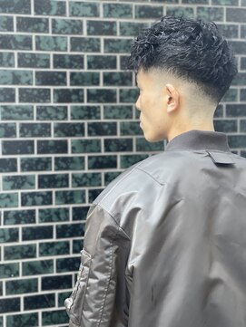 ディオ アンド ルーチェ(Dio&Luce) メンズパーマ/フェードスタイル／サイドパート/黒髪