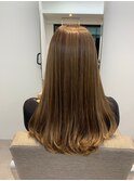 ツヤロング_ストレートヘアベージュアッシュグレージュ