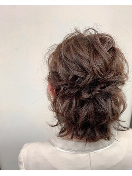ビューティーサロン クイーン(beauty salon QUEEN) 短くても!ふわふわハーフアップ☆