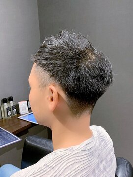 ビーダンディー(Bee dandy) 前髪透け感カバー ツーブロックベリーショート 骨格補正カット