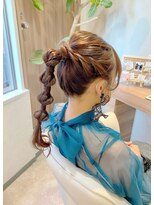 ララルーモ スタジオ(LaLarOomo STUDIO)&nbsp;【JR新宿東口3分西武新宿駅直結】タマネギアレンジポニー