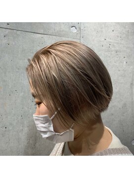 カルテット(Quartetto) 黒髪/前髪パーマ/グレーベージュ/レイヤーロング/インナーカラー