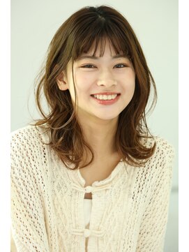 ガーランド (Garland) 大人ミディアム/レイヤー/似合わせカット/ベージュ/卵型