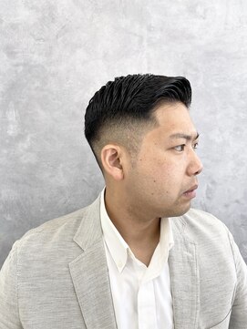 フラット(FLAT) サイドパート×フェード