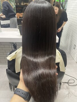 ジーナ 梅田(Zina) アッシュベージュ