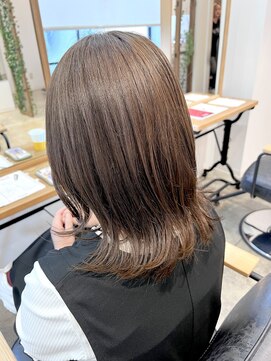 ノチ(Noci) 【志治幸佳】オリーブベージュ/切りっぱなしボブ/アッシュ