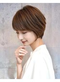 くびレイヤーエモージュ斜めバングイメチェン愛されショート