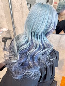 リル ラウム 原宿(LiL Raum) ライトブルー×ブルー♪/原宿/ブリーチ/レイヤーカット