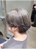 センターパート ハイトーンカラー シルバーカラー