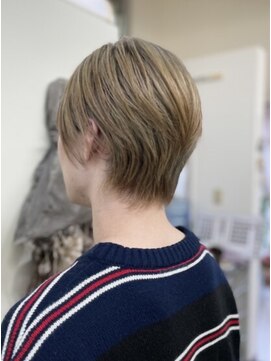 ティーズヘアイナガキイヴピアジェ ハイトーンカラー_ジェンダーレスショート_ダブルカラー