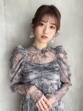 オモチャ(OMOCHA) 透明感あふれるふんわりアップスタイル