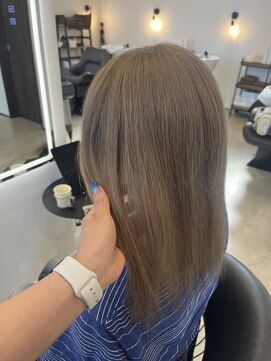 クオン 伊勢崎(QUON.) ミルクティーグレージュ