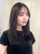 ロイオブジゼル(roi of GiseL)&nbsp;レイヤーカット シースルーバング 顔周りカット 暗めカラー 20代