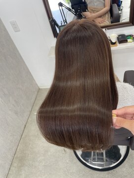 ラナ(Lana) 【Lana】透け感ブラウンで魅せる美髪ストレート