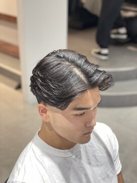 グルーマーズトウキョウ 渋谷店(GROOMER/S TOKYO) ラフカール 刈り上げセンターパート リバースセンターパート