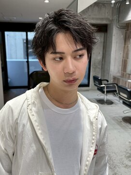 ファルベ(Farbe) 刈り上げセンターパートリバースセンターパートニュアンスパーマ