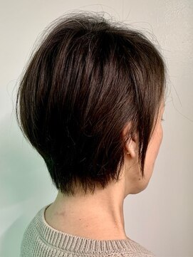 ヘアジーナ(Hair Jina) 大人かわいい☆黒髪前下がりショートボブ